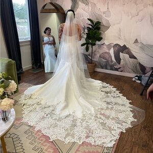 Elegant White Lace Wedding Dress